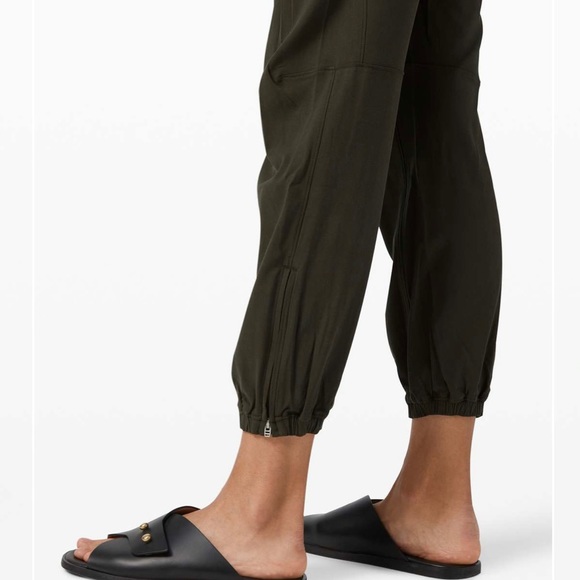 Lululemon Essential Affinity Mid Rise Jogger in Dark Olive - Picture 4 of 8